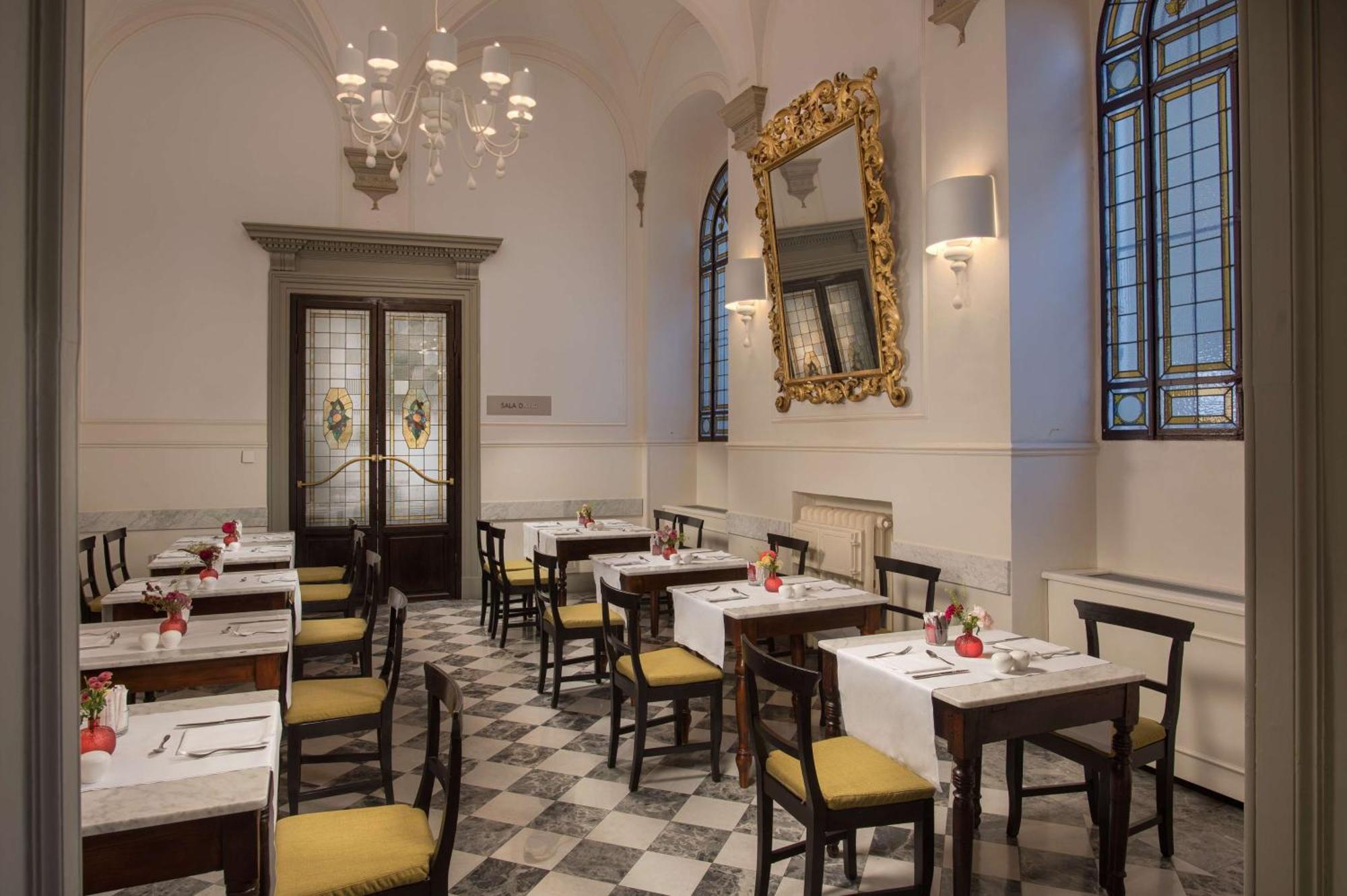 Nh Collection Firenze Porta Rossa Hotel Exterior photo The restaurant