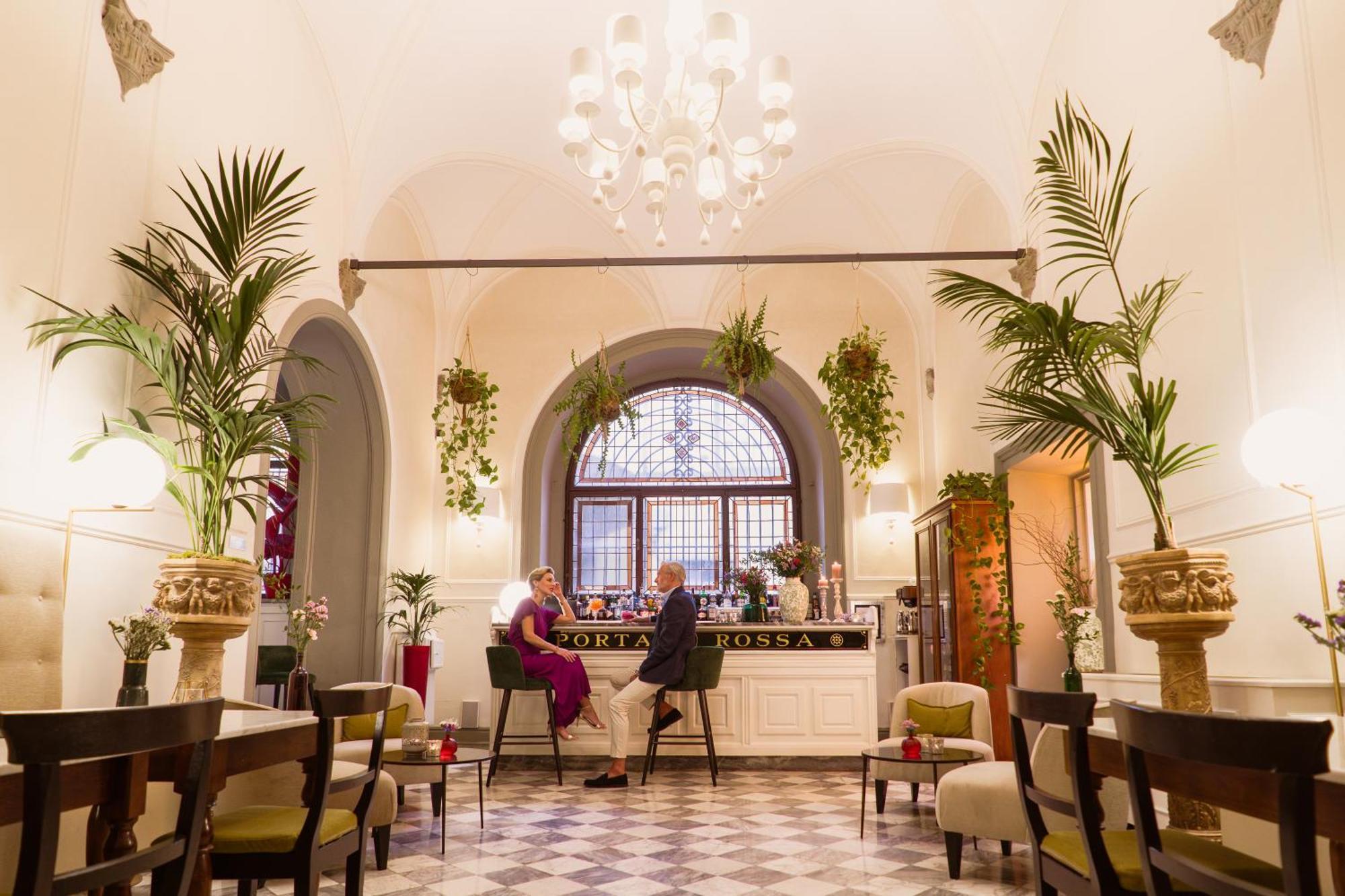 Nh Collection Firenze Porta Rossa Hotel Exterior photo The bar at the Hotel de Russie