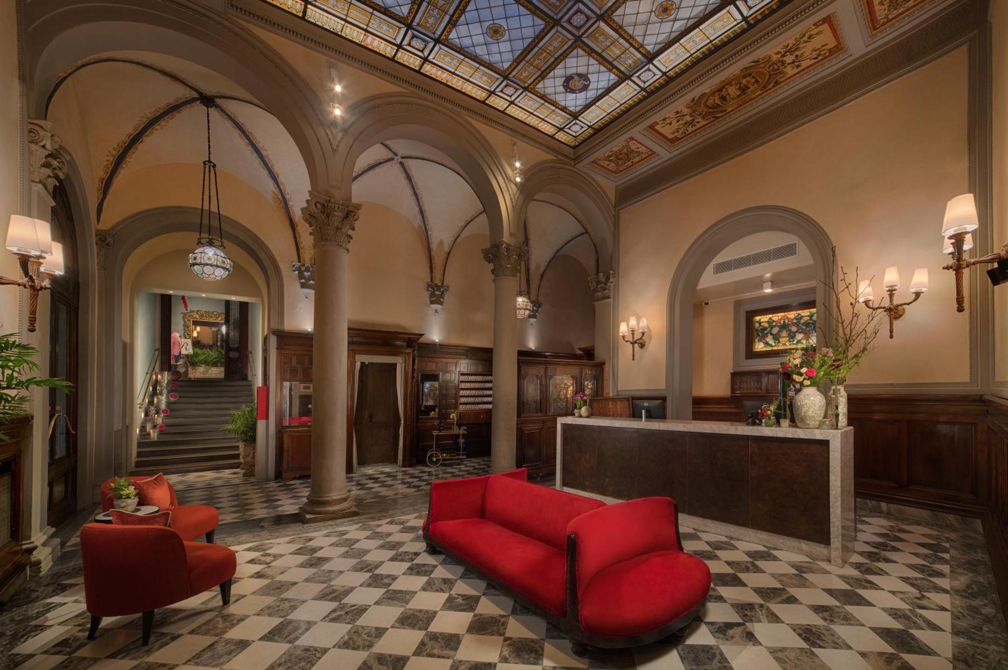 Nh Collection Firenze Porta Rossa Hotel Exterior photo The lobby of the hotel